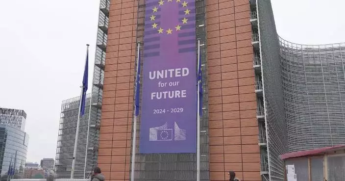 European parliament freezes approval of US trade deal following Trump’s tariff threats