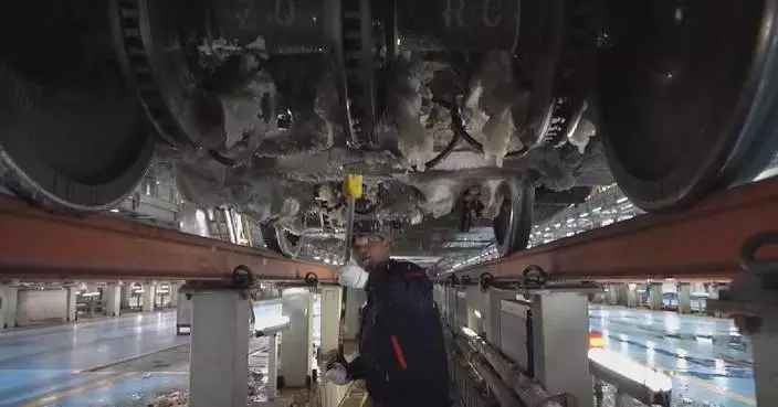 Railway sector copes with cold front for safe winter travel