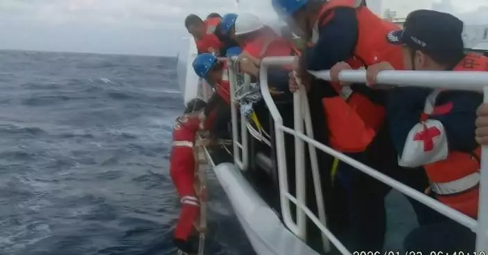 China rescues 17 Filipino sailors in South China Sea shipwreck, 4 still missing