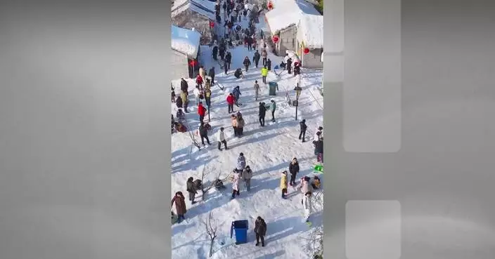 Hefei attracts tourists with festive atmosphere ahead of Spring Festival