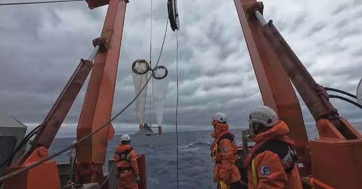 China's Xuelong icebreaker starts 42nd Antarctic expedition