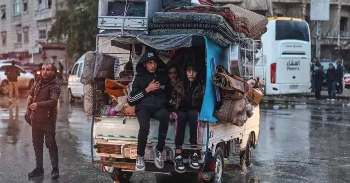 Photos of Syrians fleeing violence in Aleppo