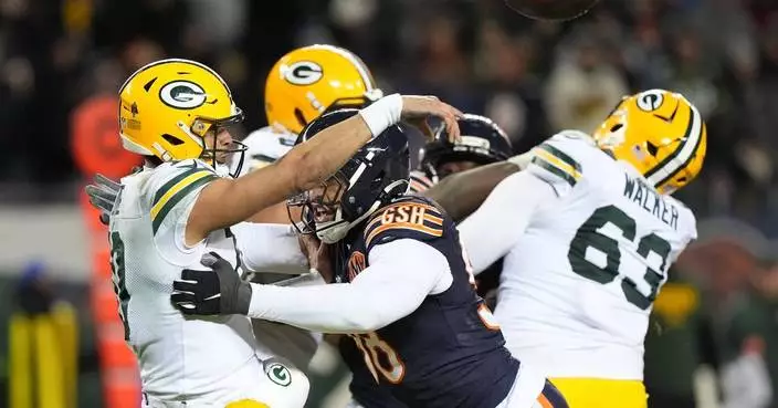 Packers' inability to protect leads down the stretch proves costly in wild-card loss at Chicago