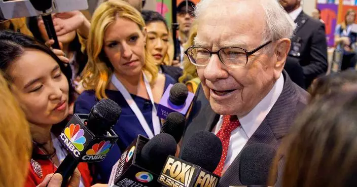 Some Warren Buffett wisdom on his last day leading Berkshire Hathaway