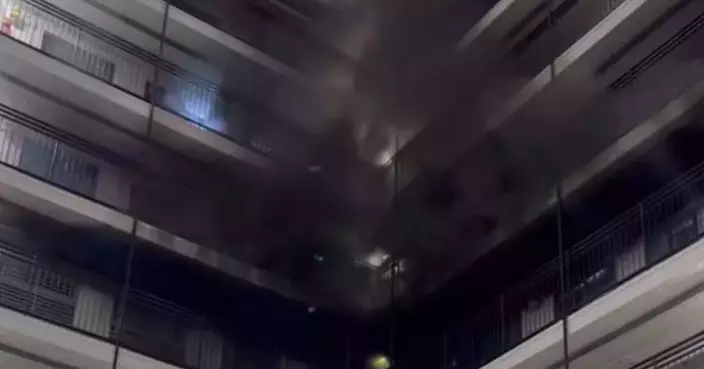 A Fire Broke out in Lai Yiu Estate in Kwai Chung, 4 People Have Been Sent to the Hospital