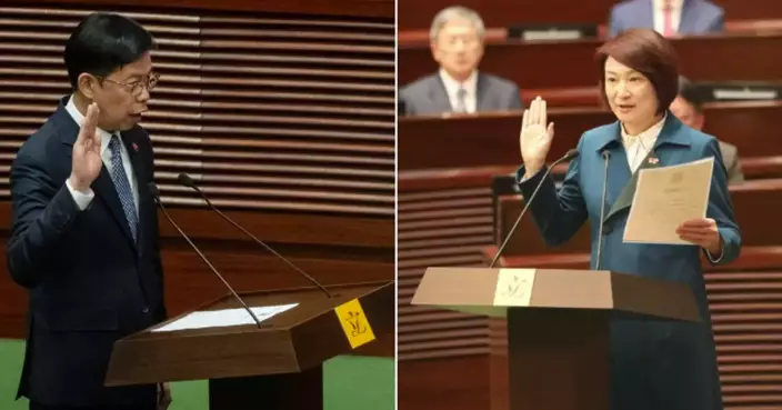 Dr Starry Lee and Mr Chan Chun-ying Sign up to Compete for the President of the New Legislative Council