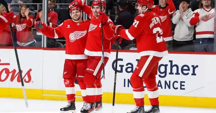 Larkin’s tiebreaking goal in 3rd period sends Red Wings to 4-2 win over Sharks