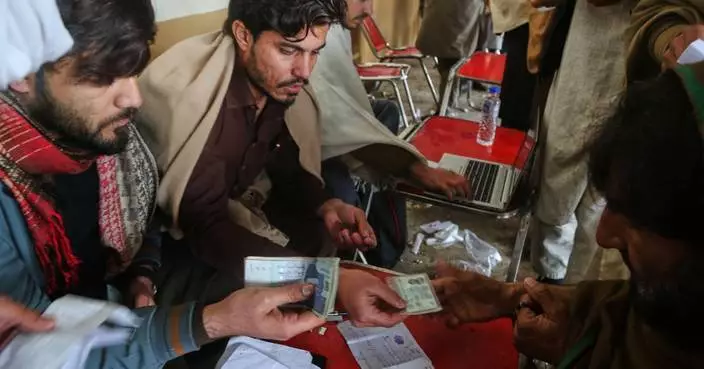 Tens of thousands flee northwest Pakistan over fears of military operation