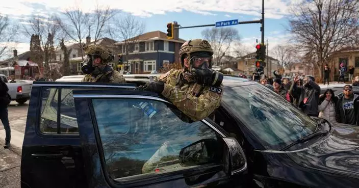 Photos of tensions between federal officers and locals in Minneapolis