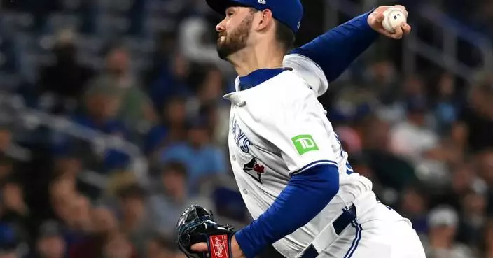 Details of Zach Pop’s $900,000, 1-year contract with the Philadelphia Phillies