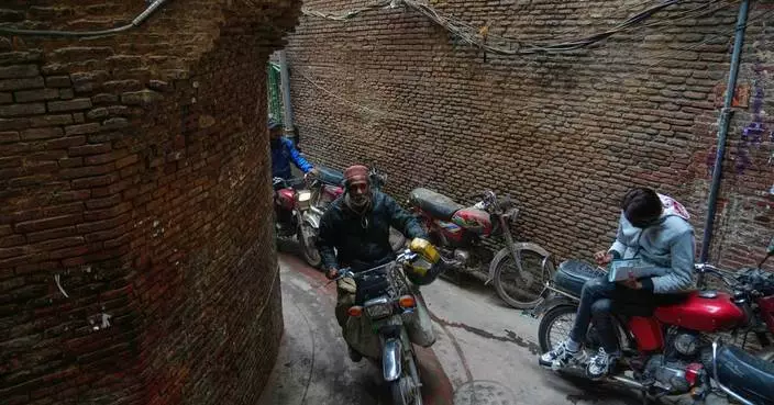 Photos of the slim alleyways of Pakistan’s Mughal-era old Lahore city