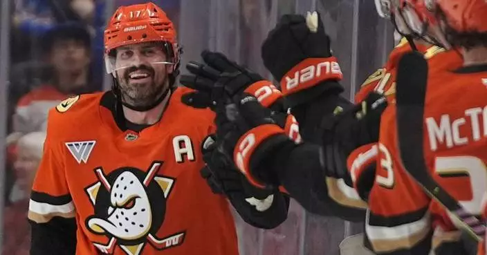 Ducks hold off Rangers 5-3 for 4th straight win following 9-game losing streak