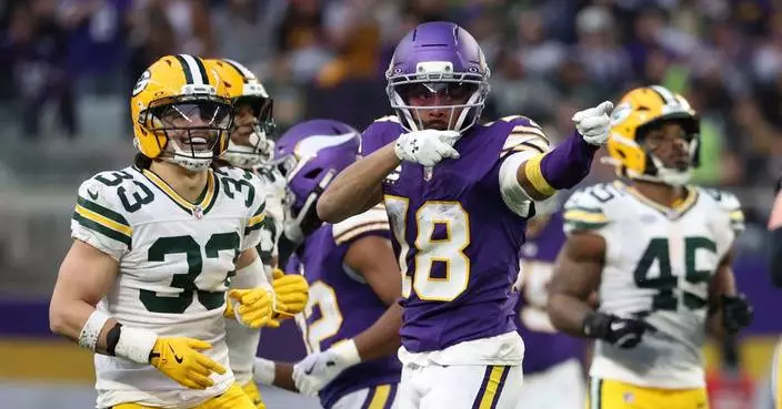 Vikings cruise past resting Packers 16-3 for 5th straight win as McCarthy exits again with injury