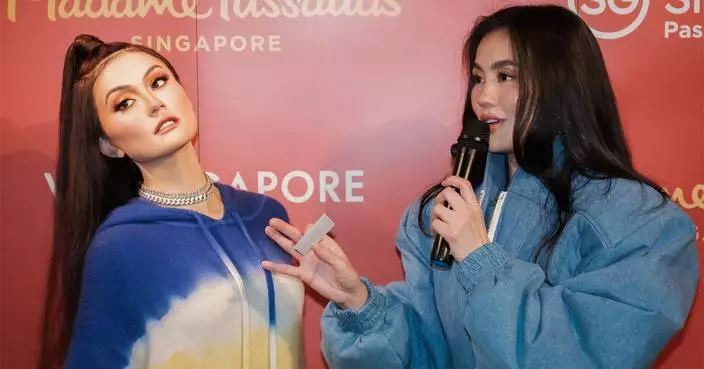 AGNEZ MO Reunites with Wax Figure and Fans at Madame Tussauds Singapore’s Exclusive Fan Meet