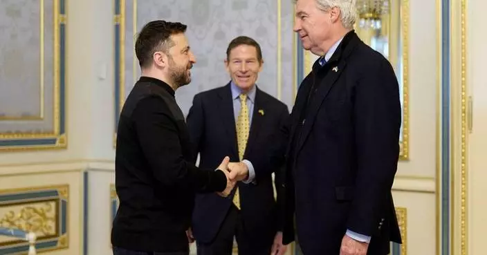 US senators visit key Ukrainian port city as they push for fresh sanctions on Russia