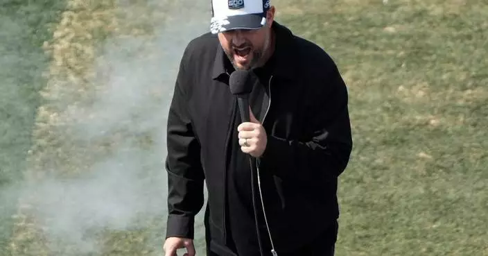 How many feet are in 500 miles? Nobody knows, at least Nate Bargatze doesn't at the Daytona 500