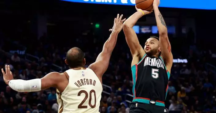 Gui Santos makes go-ahead layup late, scores 16 as Warriors rally to beat Grizzlies 114-113