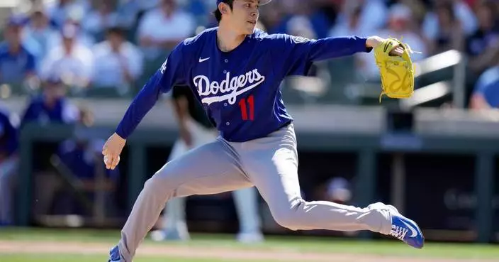 Dodgers’ Roki Sasaki erratic in first spring training outing, gives up 3 runs over 1 1/3 innings