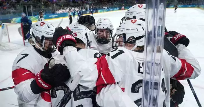 Muller 1 step closer to 2nd Olympic women’s hockey medal, 12 years after helping Swiss win bronze