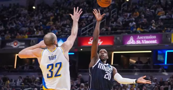 Middleton scores 25 points as Mavericks snap 10-game losing streak with 134-130 win at Indiana