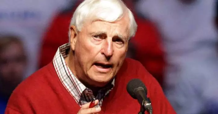 Indiana announces plans for a bronze statue of former coach Bob Knight in Assembly Hall lobby