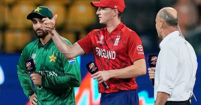 Pakistan opts to bat first against England at T20 World Cup