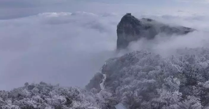 Snow-covered Tianmen Mountain in central China’s Hunan turns into breathtaking panorama