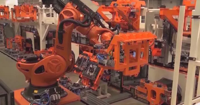 Global manufacturing PMI up slightly in Jan