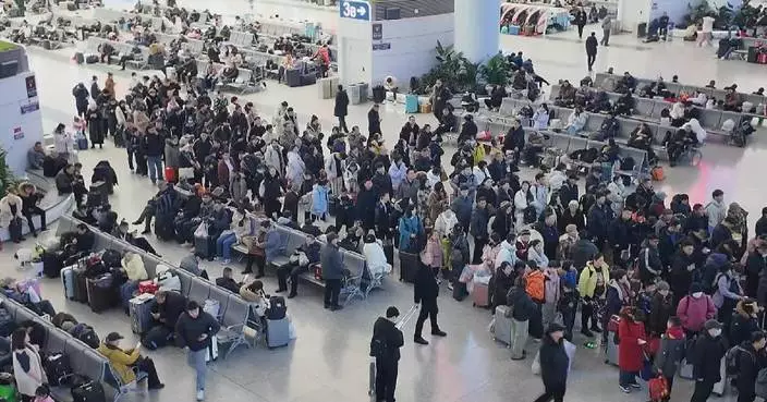 Over 210 mln trips on fifth day of Spring Festival travel rush