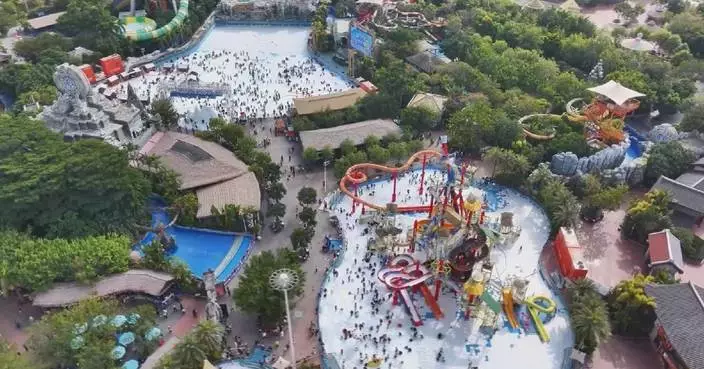 Xiamen creates winter wonderlands through new technologies, innovative methods