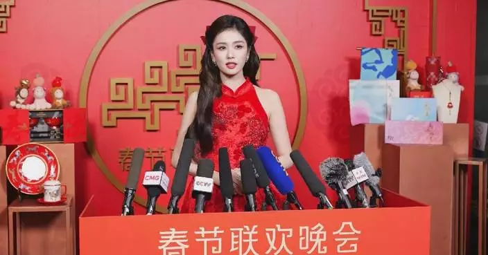 Performers of Spring Festival Gala share heartwarming moments behind curtain