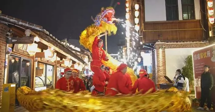 Historical zone in Fujian welcomes holiday tourists with night economy, cultural immersion