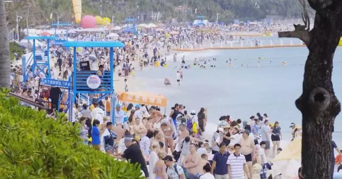 Surging int’l tourists flow into Hainan for Spring Festival