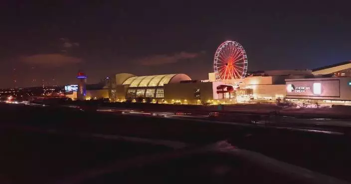 “Dream Wheel” lit in red to celebrate Chinese New Year in New York