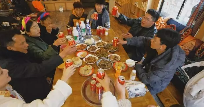 Tibetan families in Sichuan celebrate ethnic New Year with time-honored rituals