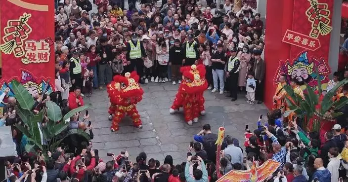 China welcomes Year of the Horse with traditional celebrations