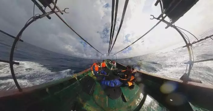 Chinese ocean engineers track data on natural resources in South China Sea