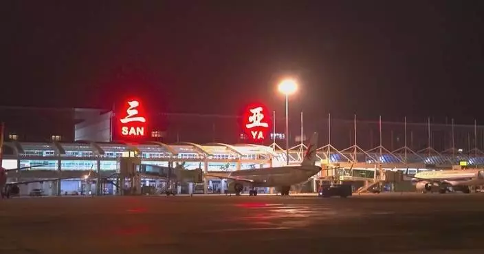 Int’l tourists flocking to Hainan for unique Spring Festival experience