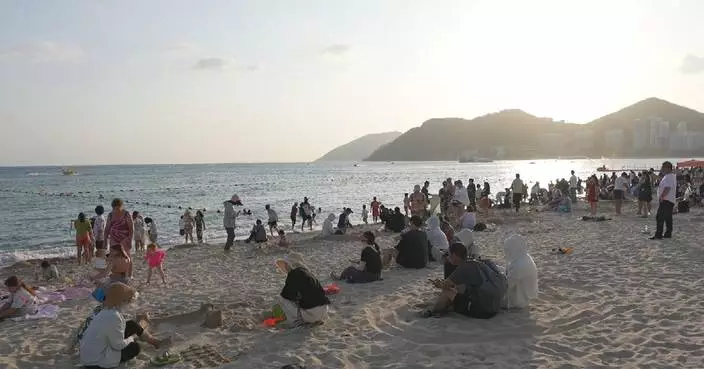 Visa-free policy fuels surge of foreign tourists in Sanya during Spring Festival
