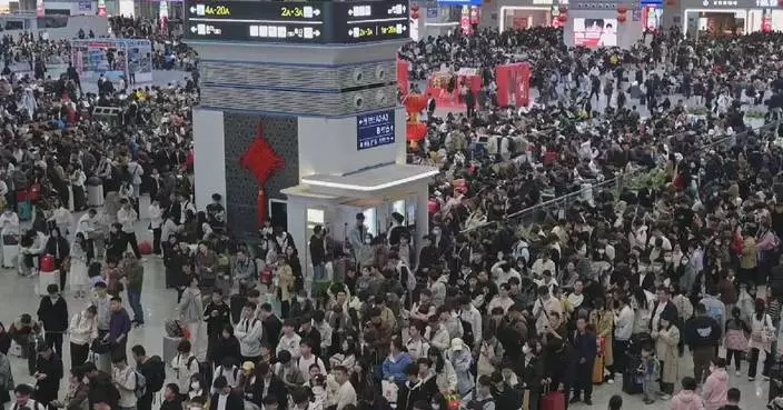Domestic passenger trips hit peak as Spring Festival holiday ends