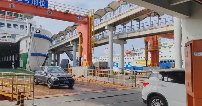 China’s Qiongzhou Strait sees record daily vehicle flow in Spring Festival travel rush