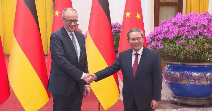 Chinese premier holds welcome ceremony for German chancellor