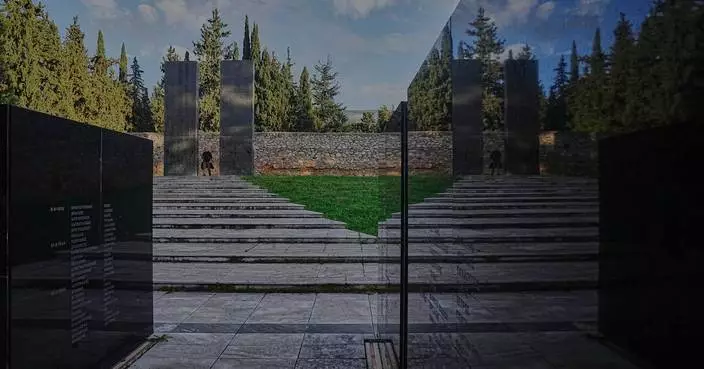 Greece signs a preliminary deal with a Belgian collector to buy WWII photos of Nazi executions