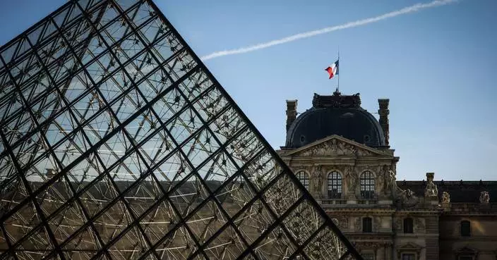 What to know as the Louvre gets a new chief after a surprise resignation and a bruising year