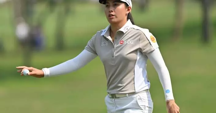 Top-ranked Jeeno Thitikul moves into contention at her home LPGA tournament in Thailand