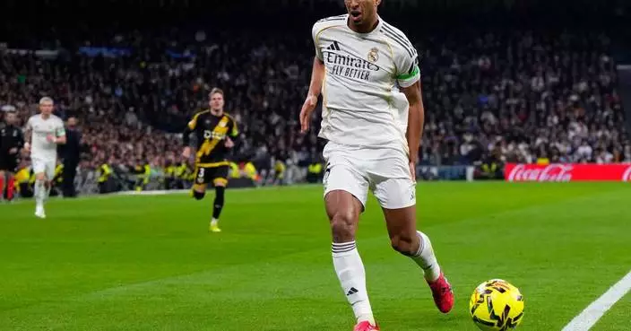 Jude Bellingham leaves Real Madrid game early with apparent hamstring issue