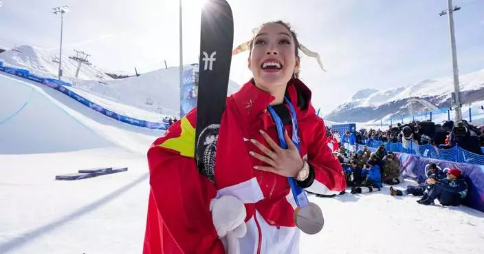 Gu soars to defend her Olympic halfpipe title, making it 6 medals in career, in photos