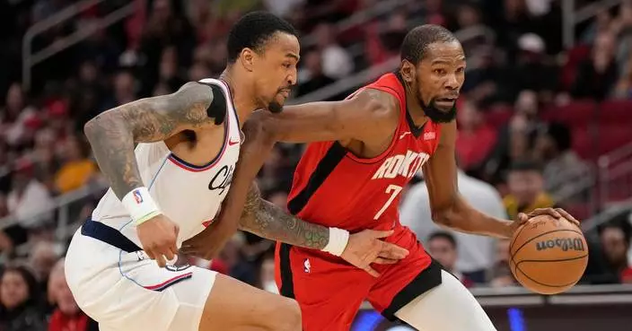 Durant’s 26 points lead Rockets over Clippers 102-95