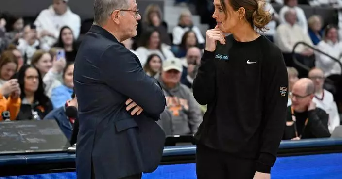 No. 1 UConn hands Tennessee worst loss in storied rivalry, routing Lady Vols 96-66