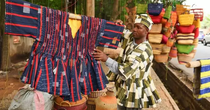 More Ghanaians are wearing a cultural outfit after their president was mocked